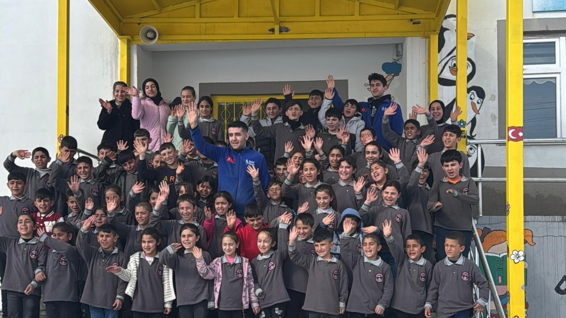 Deniz Feneri Derneği'nin Okulumuza Yapmış Olduğu Anlamlı Ziyareti İçin Teşekkür Ederiz