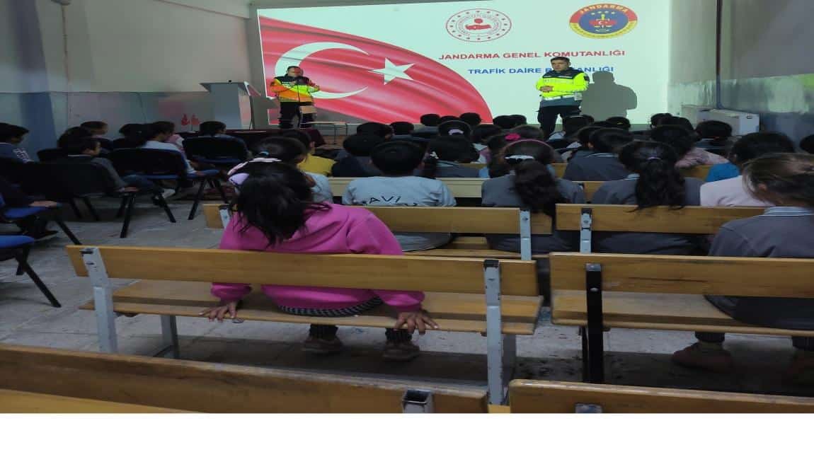 Trafik Jandarmasından Öğrencilerimize Trafik Eğitimi